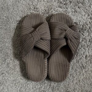 Amazon Taupe Ribbed Slippers